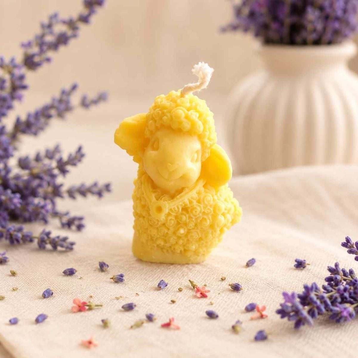 Świeczka o zapachu lawendy Baranek